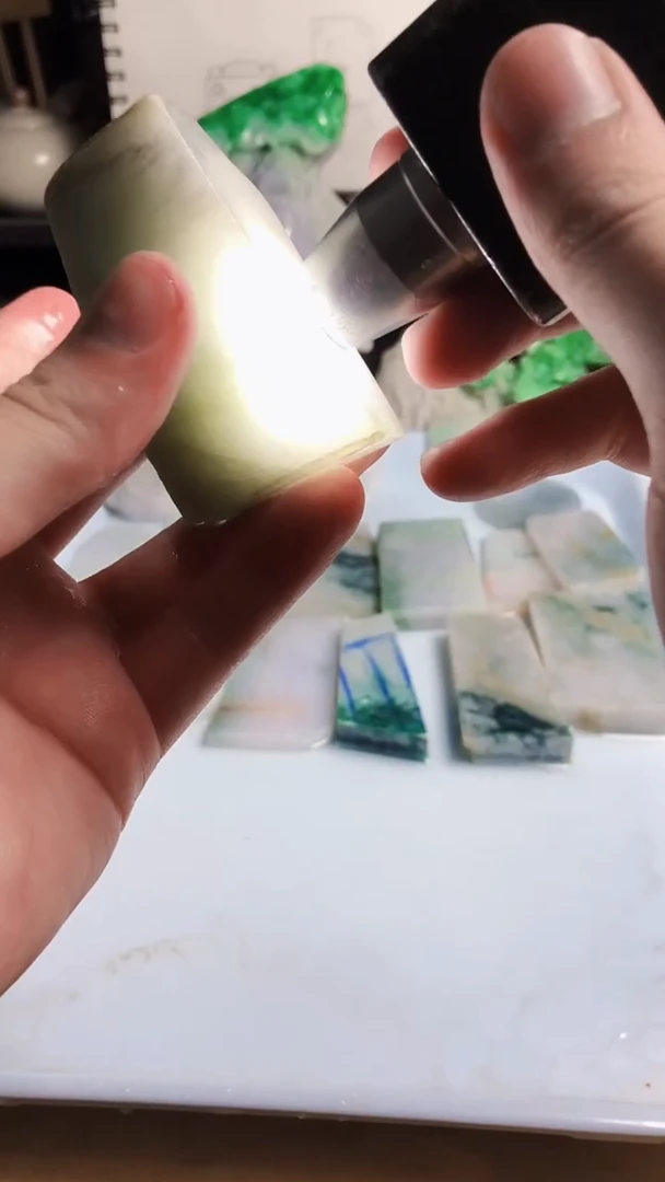 翡翠未镶嵌颈饰A货翡翠