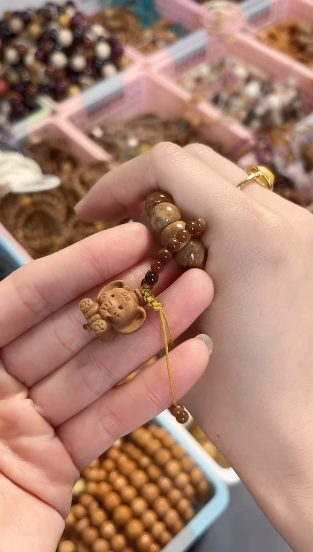 手串库克库克圆珠4mm搭配小飞象（万能扣）