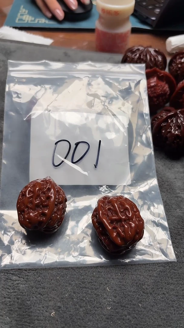 把件文玩核桃小**张鸡心 001