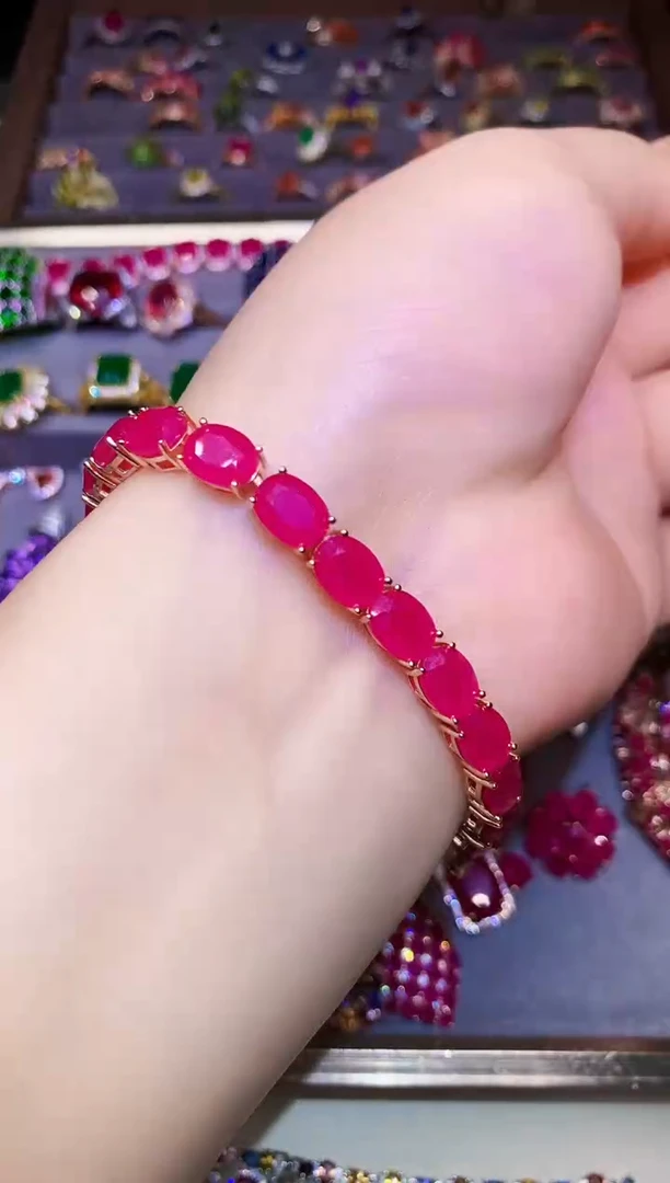 银S925镶嵌手链红宝石....