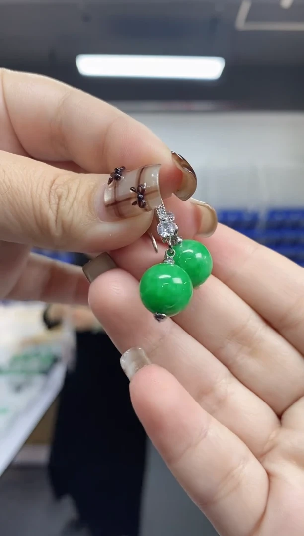 【闪购商品】翡翠耳饰未镶嵌多样性发其一颜色微差