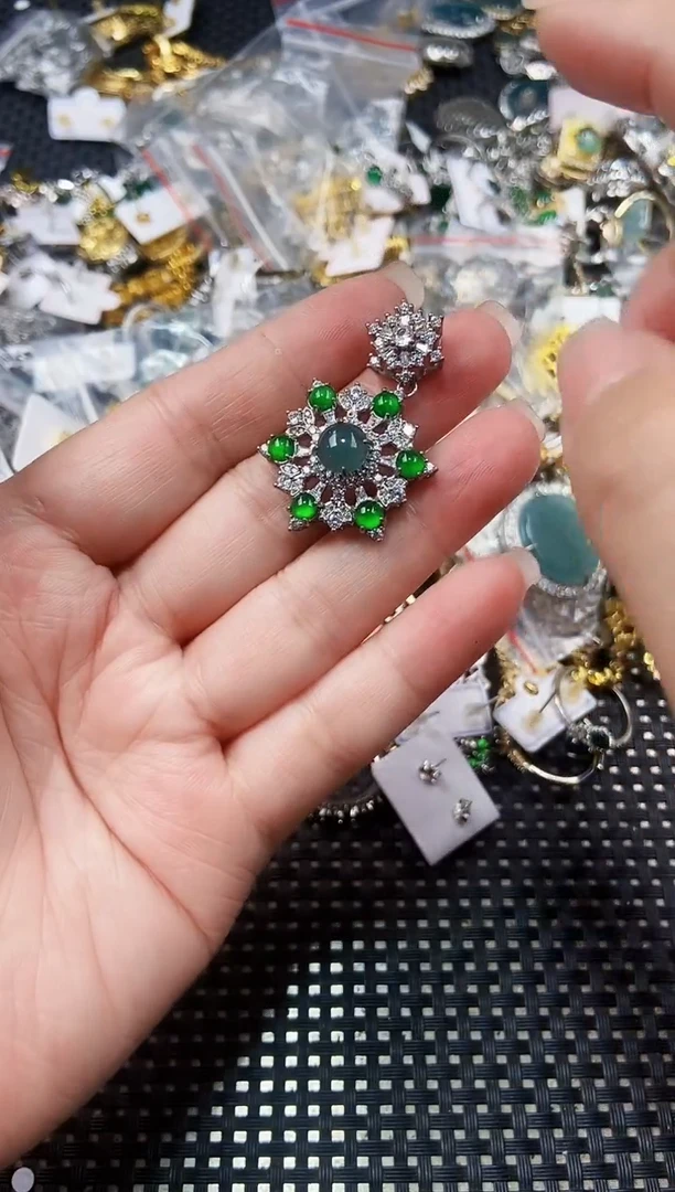 翡翠未镶嵌耳饰1111111111