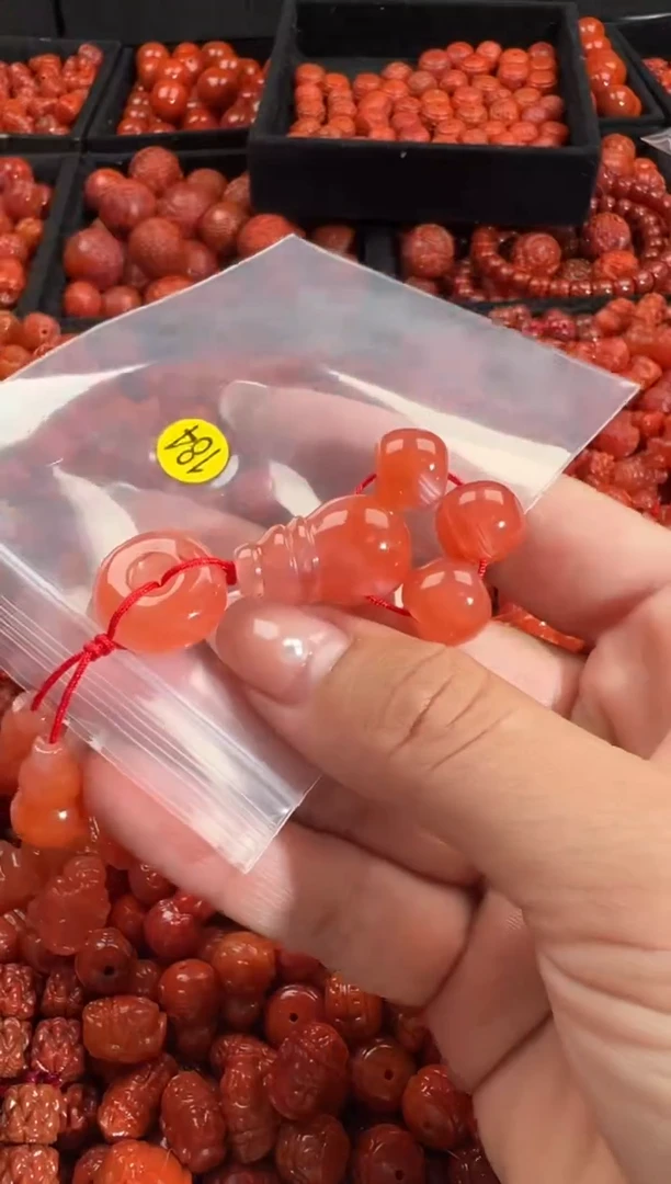 颈饰未镶嵌南红玛瑙1