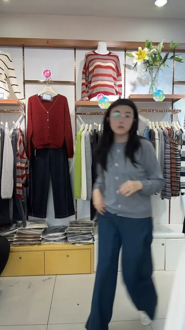 云**上8787-72 帽衫咖色 均码