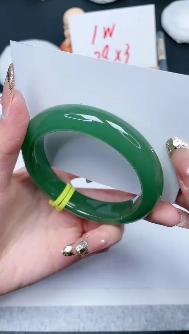 【闪购商品】石英质玉手镯未镶嵌156-56.5