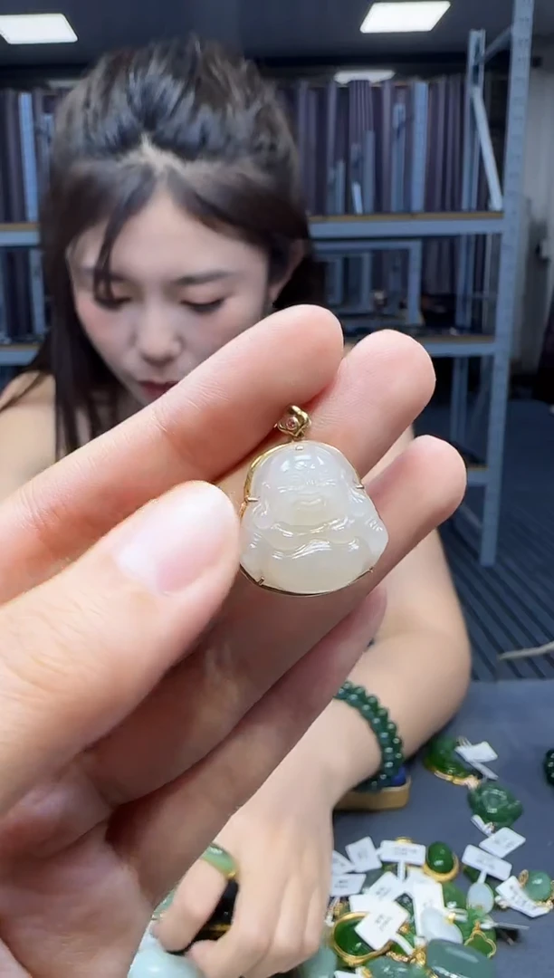 和田玉18K金镶嵌挂件1