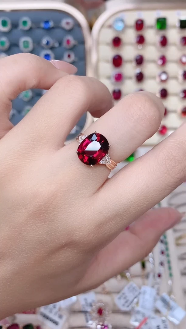 18K金镶嵌碧玺戒指碧玺4.8CT