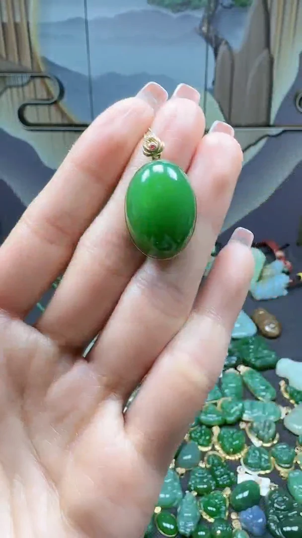 【闪购商品】和田玉挂件18K金镶嵌1