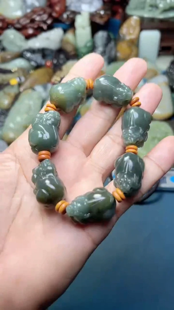 未镶嵌和田玉把件-