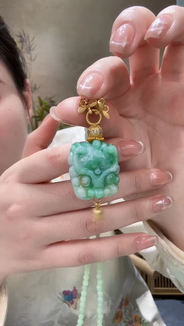 【闪购商品】翡翠颈饰未镶嵌吊坠