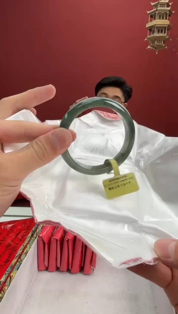 翡翠手镯未镶嵌37手镯