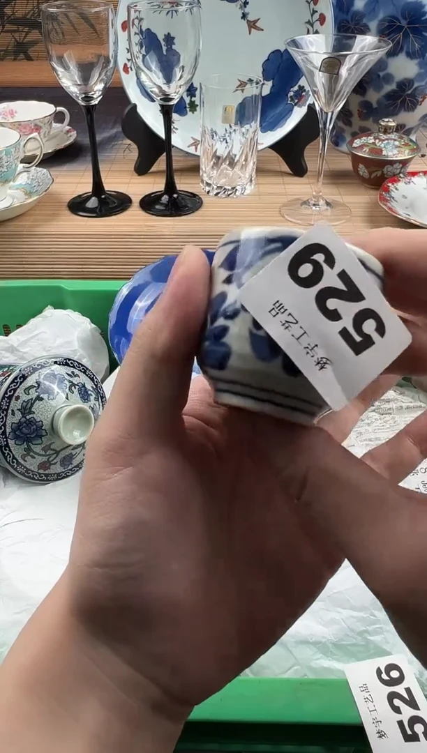 瓷片→****^瓷片     529