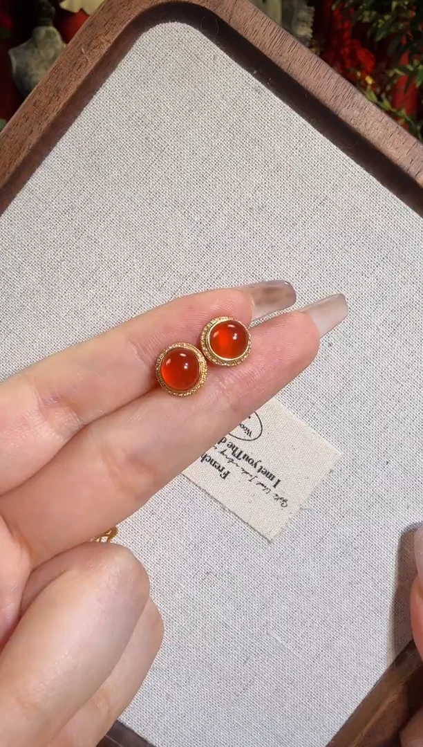 【闪购商品】南红玛瑙耳饰18K金镶嵌满钻冰红