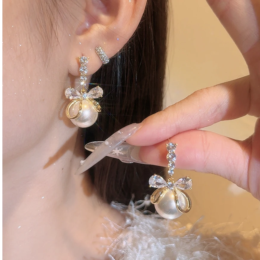 铜合金仿珍珠耳饰 新款珍珠耳环轻奢高级感耳钉女秋冬气质耳饰