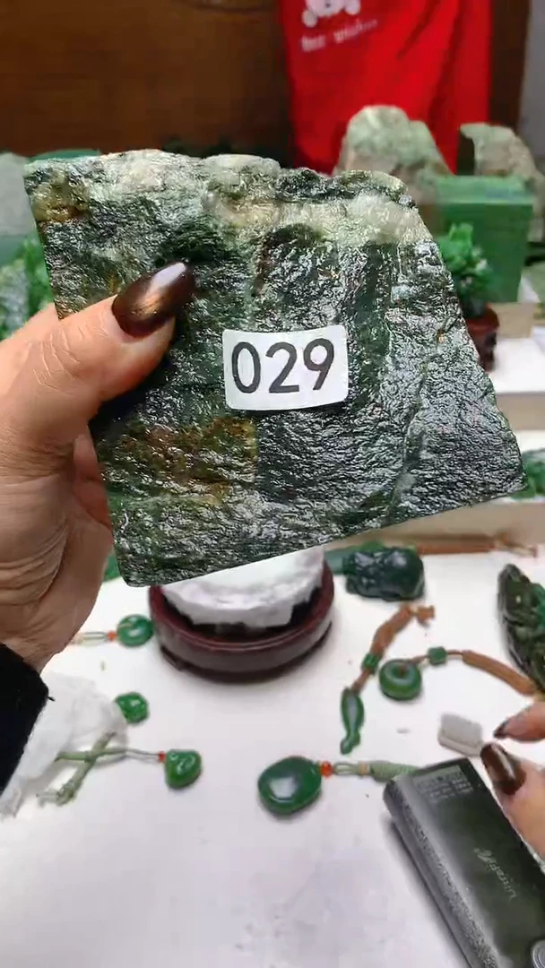 未镶嵌和田玉摆件1