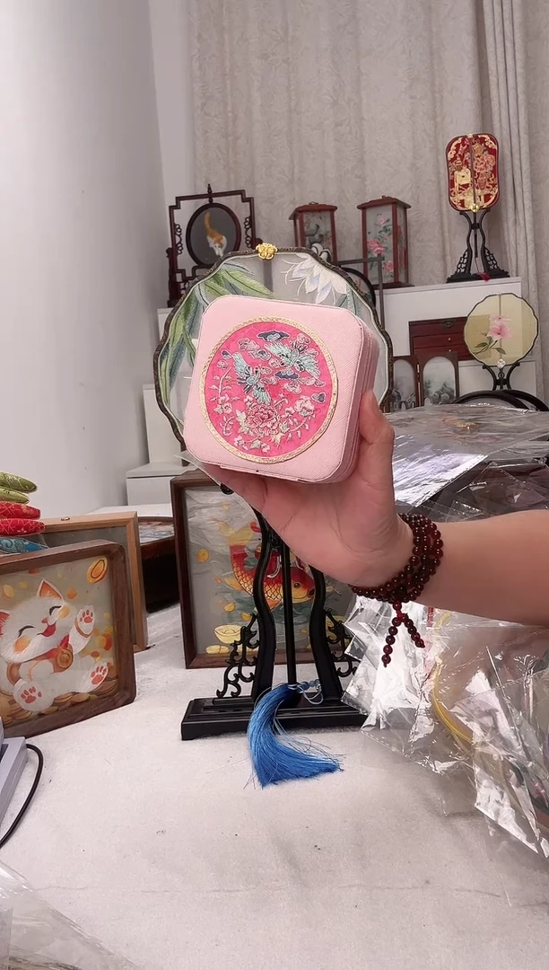 扇子苏绣作品手工首饰盒