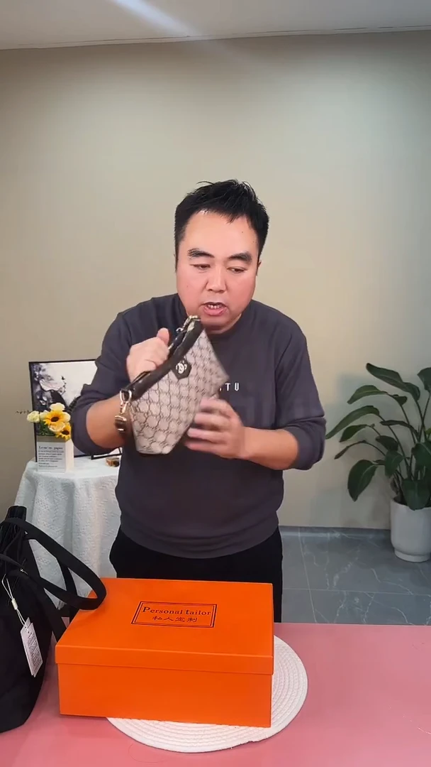 聚氨酯精品女士时尚包包