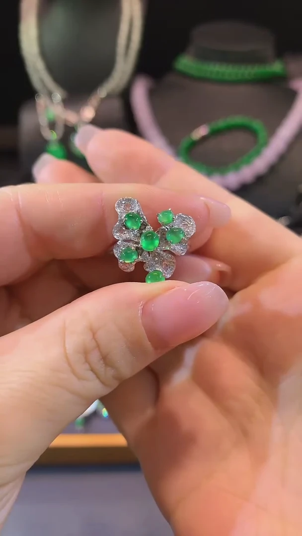 翡翠戒指18K金镶嵌戒指