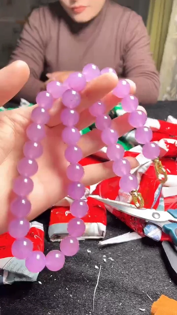 猛子收货满紫珠链