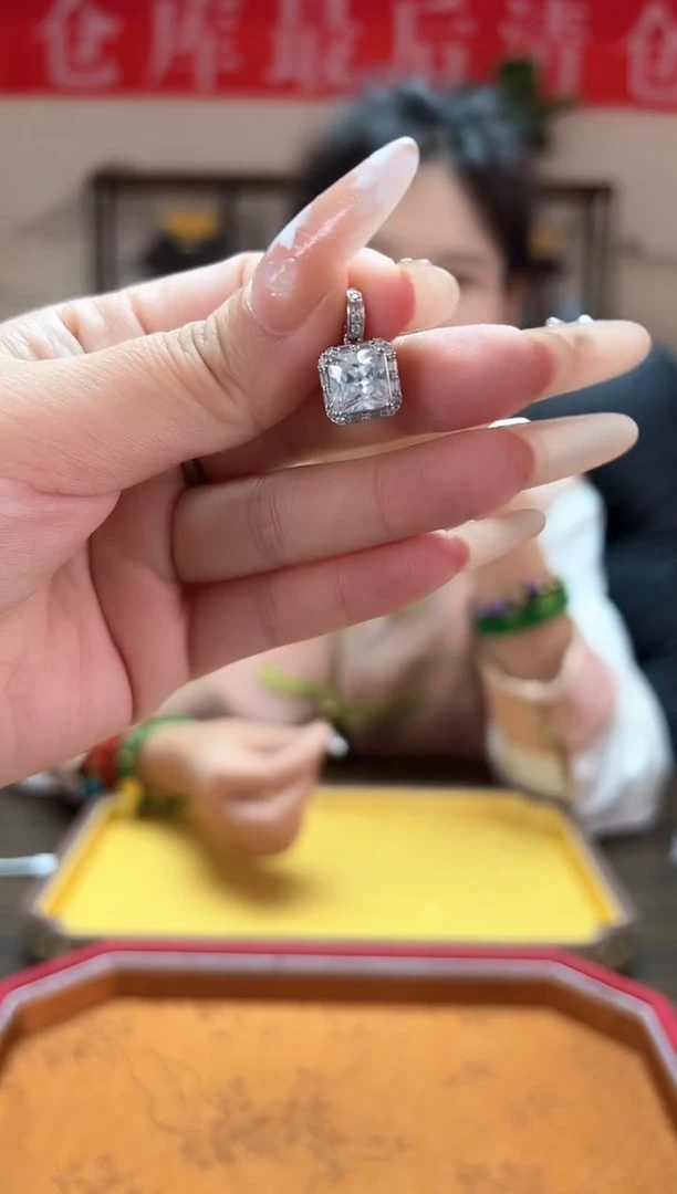 高定珠宝吊坠CL2603S928