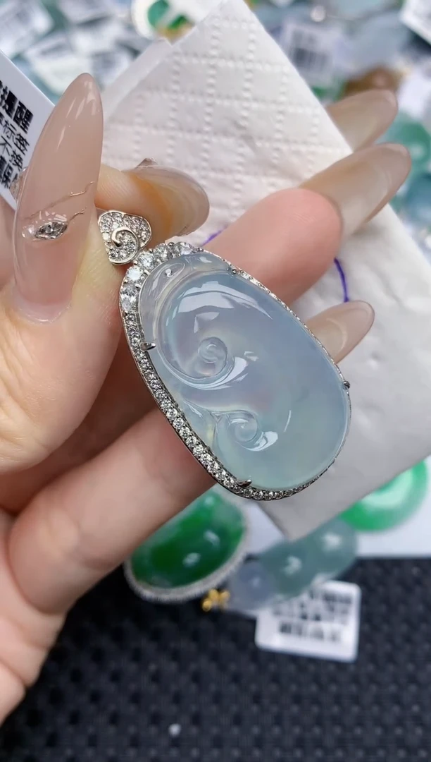 颈饰银S925镶嵌翡翠   天然翡翠A货  百元以上9米证书费自理