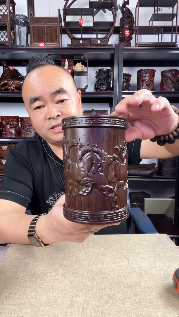 木大马笔筒老李红木工艺品