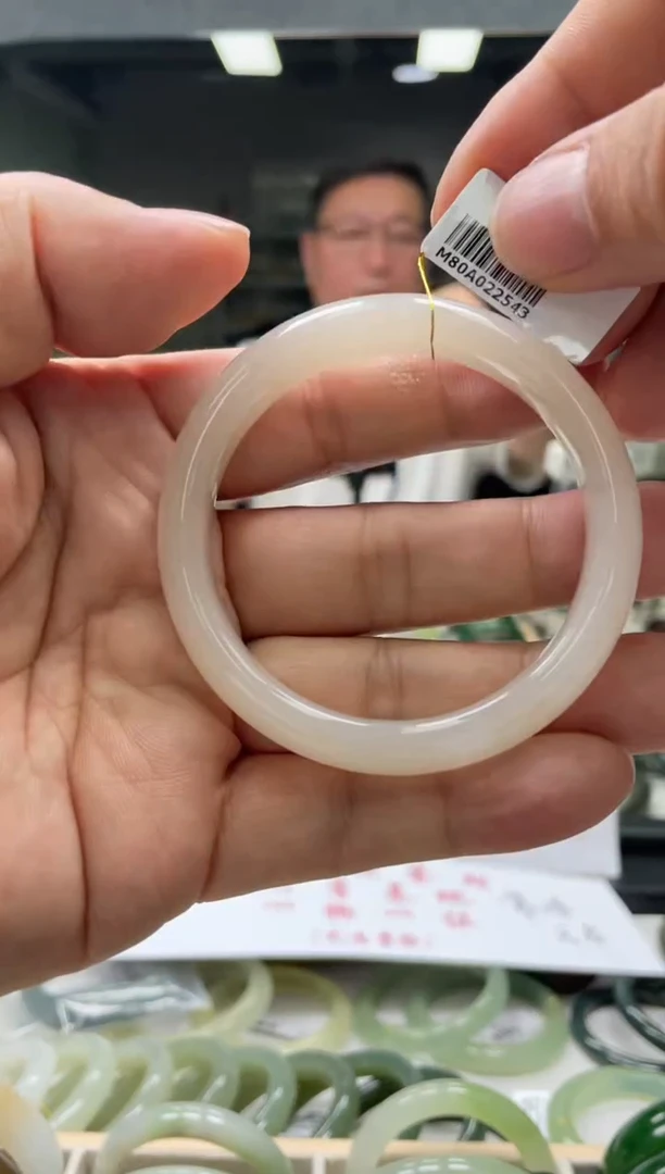 【闪购商品】和田玉手镯未镶嵌编码2543 圈口54-55