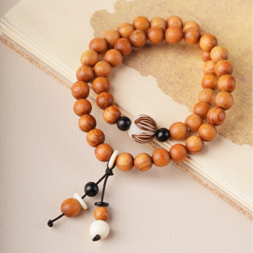 高油顺纹崖柏雕刻莲花双圈文玩木质手串8MM