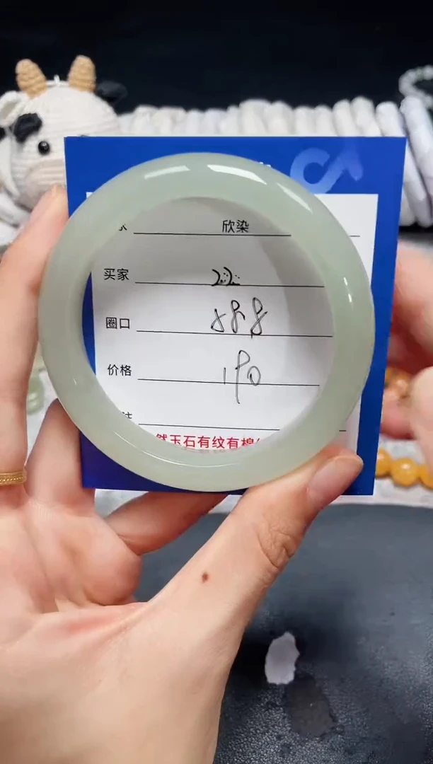 未镶嵌石英质玉手镯22