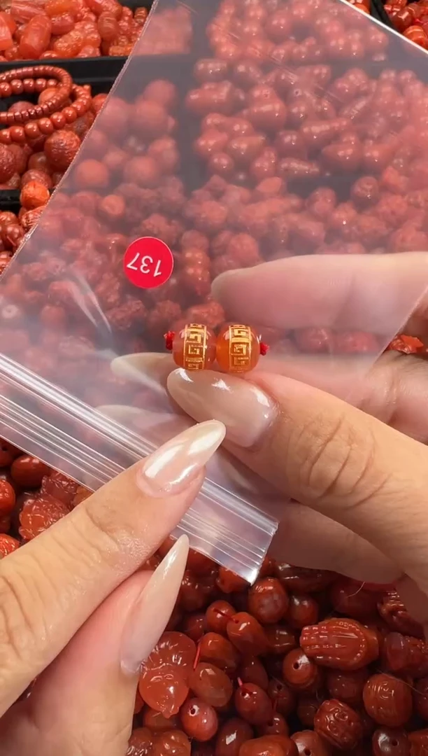 颈饰未镶嵌南红玛瑙1