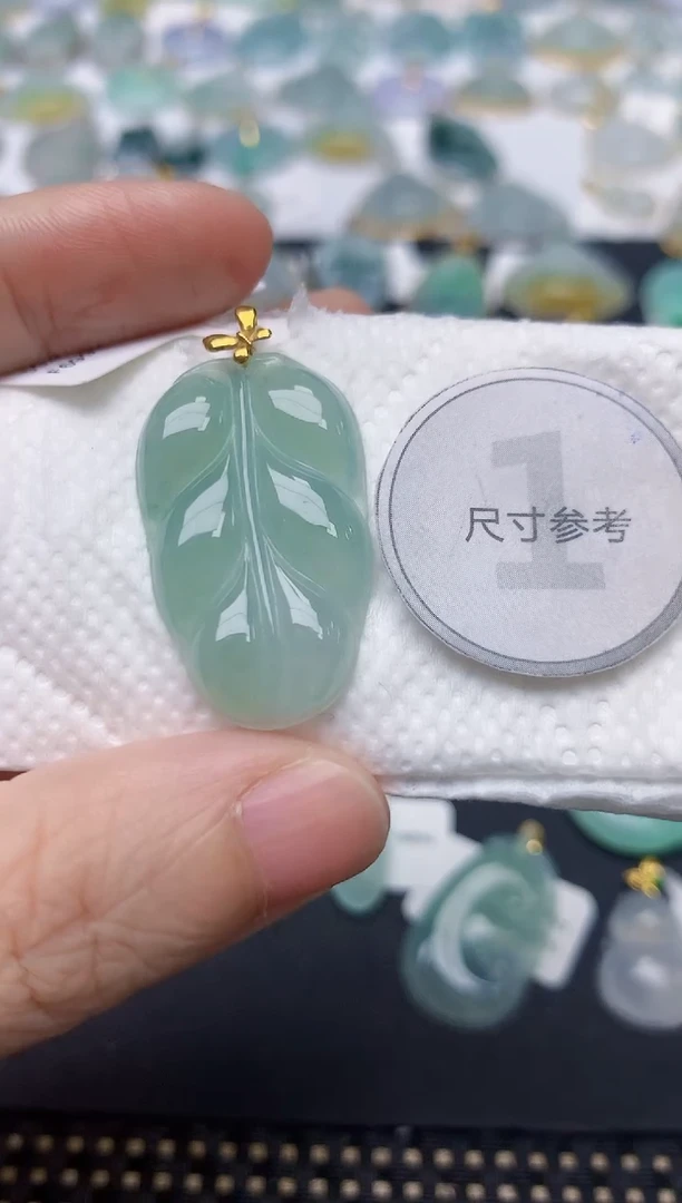 颈饰18K金镶嵌翡翠天然缅甸A货翡翠
