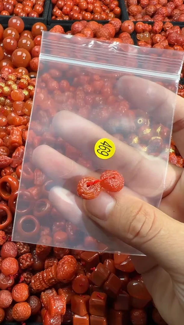 南红玛瑙未镶嵌颈饰1