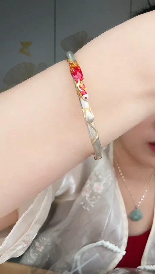 无足银56口红色锦鲤手镯