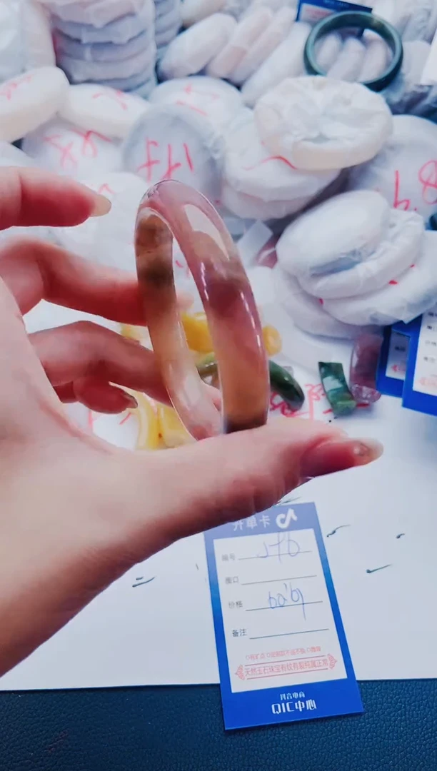 未镶嵌手镯石英质玉J96-60-61