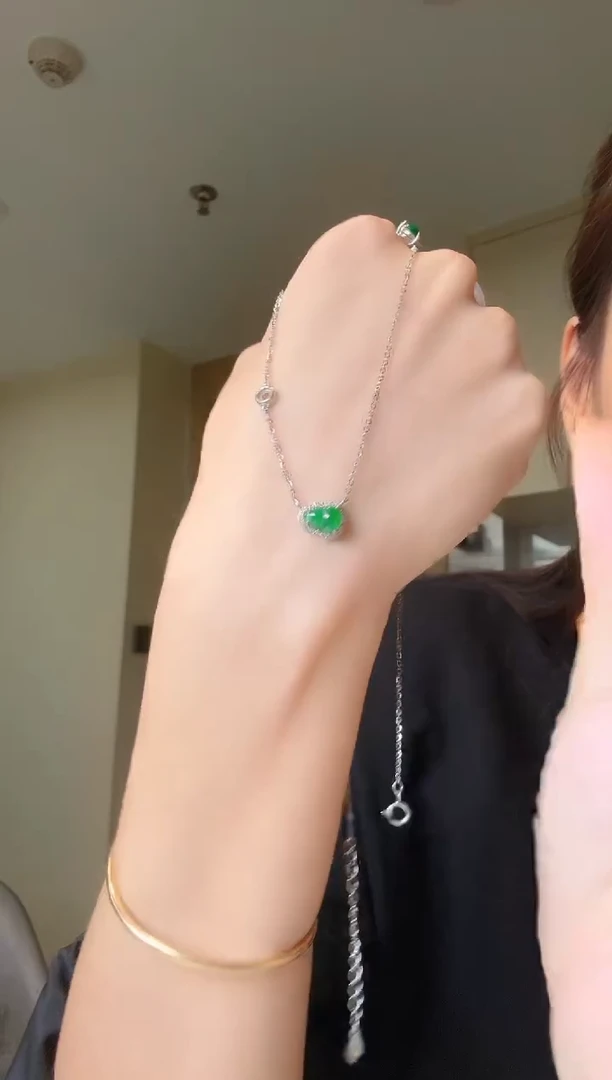 翡翠银S925镶嵌套链天然翡翠吊坠