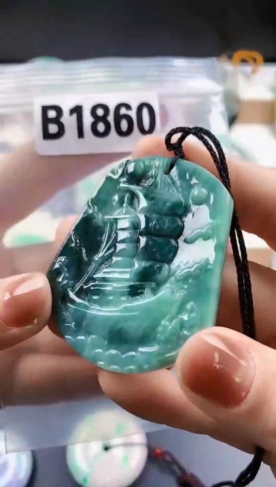 颈饰未镶嵌翡翠天然翡翠吊坠挂件