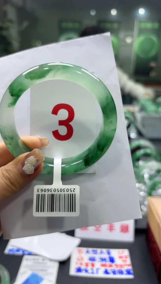 【闪购商品】石英质玉手镯未镶嵌螺+丽