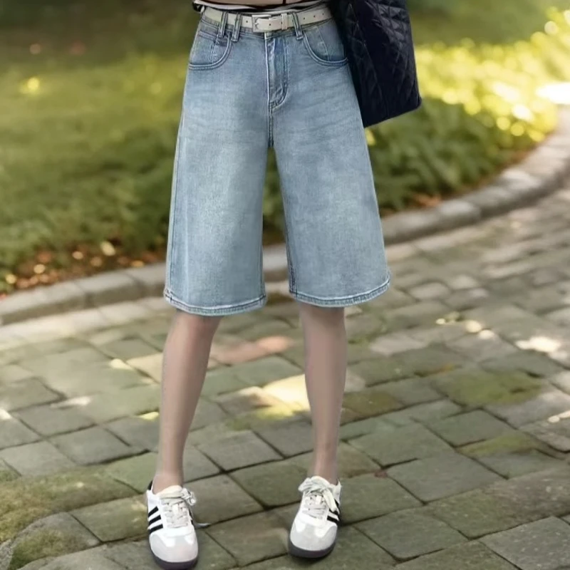 时尚百搭休闲显瘦直筒宽松牛仔短裤