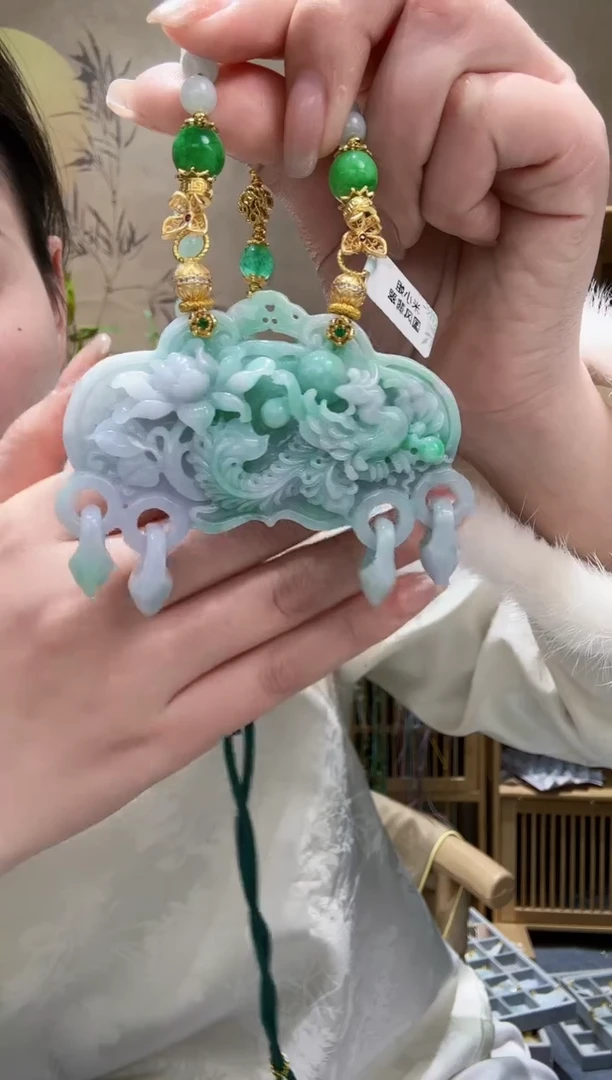 【闪购商品】翡翠颈饰未镶嵌吊坠