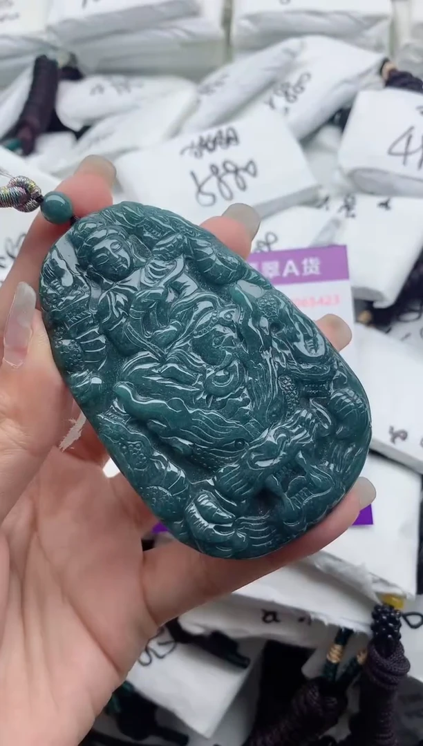 翡翠未镶嵌颈饰0000000000