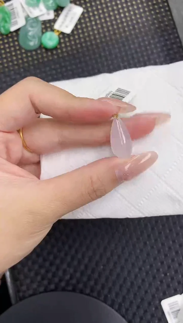 颈饰18K金镶嵌翡翠1111111111