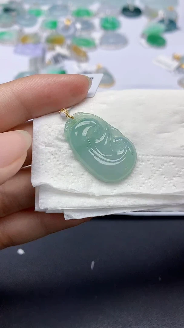 翡翠18K金镶嵌颈饰天然缅甸a货翡翠