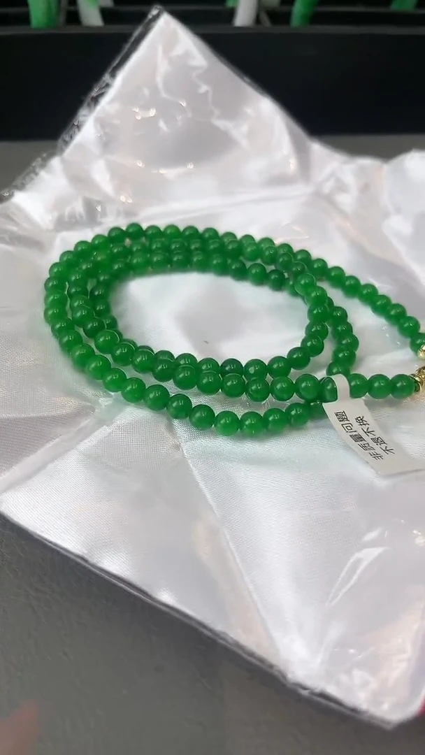 【闪购商品】砖雕a29 满色辣阳绿手串