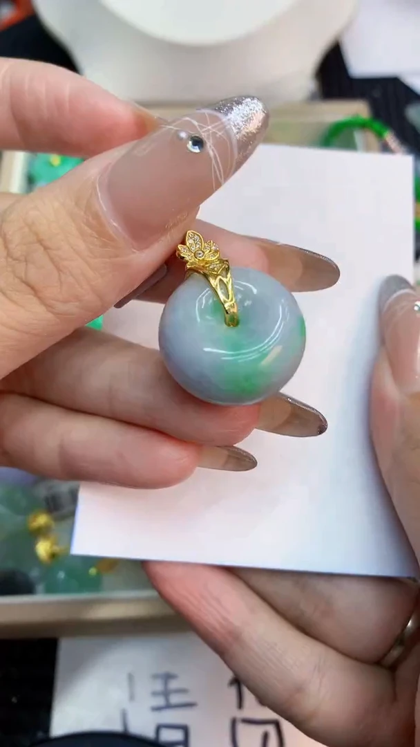颈饰未镶嵌翡翠1