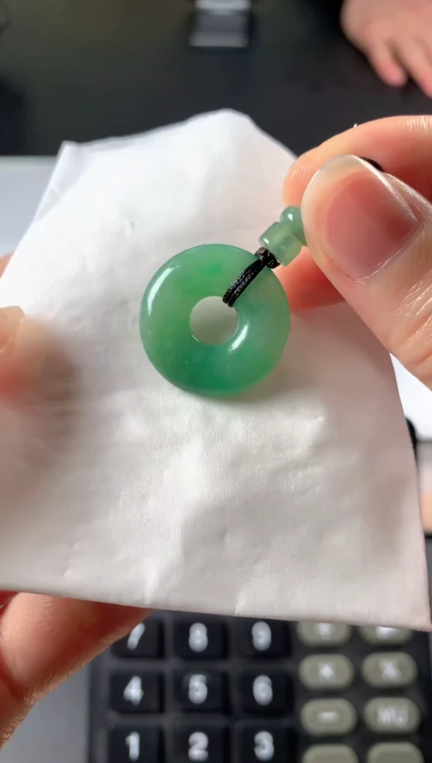 未镶嵌定制翡翠爱****宋毛货抛光