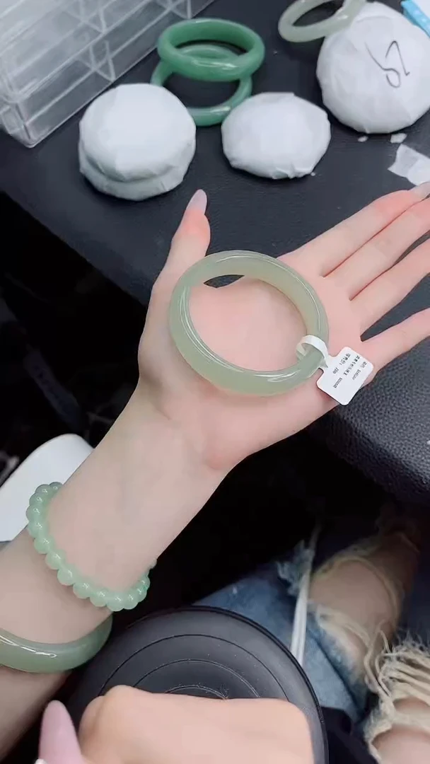 未镶嵌手镯石英质玉176-51.5