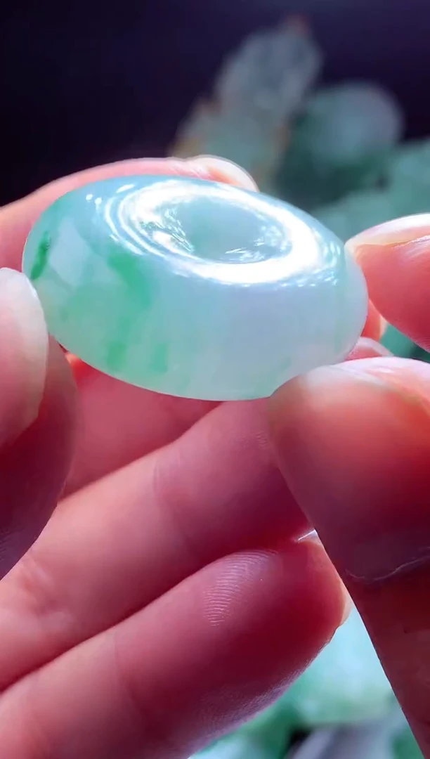 未镶嵌定制翡翠蓝**?翡翠毛货定制