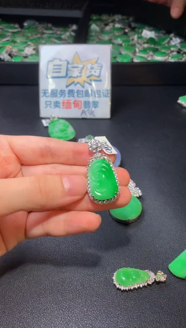 翡翠银S925镶嵌颈饰翡翠1