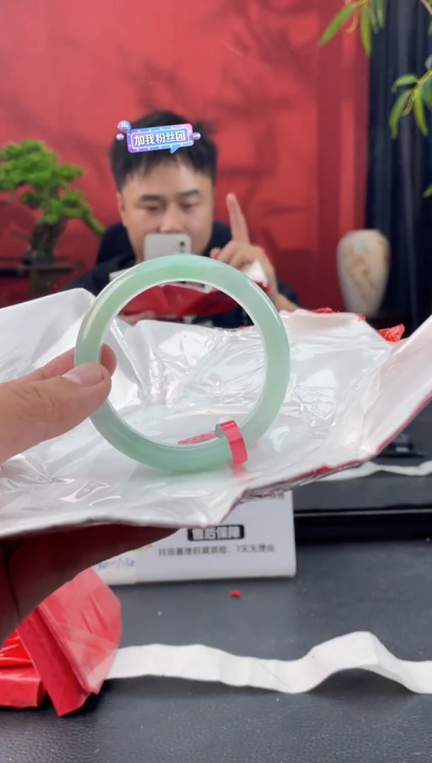翡翠手镯未镶嵌9