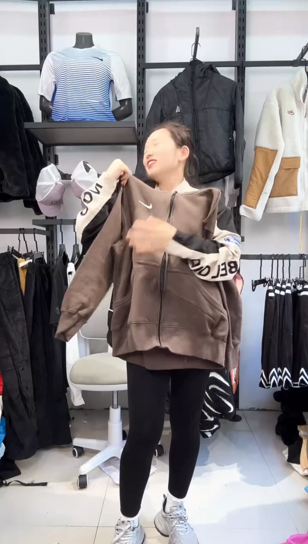 2096  编码  瑕疵直播间过款为准 尺码165 L